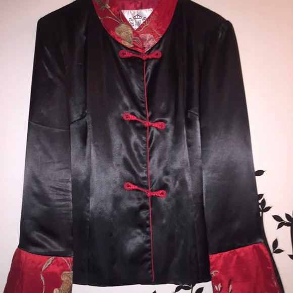 Gorgeous Jane Knot & Loop Button Top - Picture 1 of 9